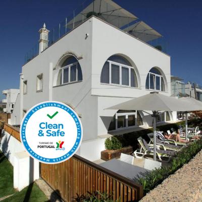 Golden Beach Guest House & Rooftop Bar (Praia de Faro Avenida Nascente Nº2 8005-520 Faro)
