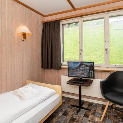 Basic Rooms Jungfrau Lodge (Dorfstrasse 49 3818 Grindelwald)