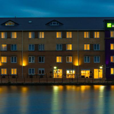 Photo Holiday Inn Express Cardiff Bay, an IHG Hotel