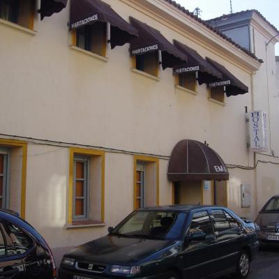 Hostal Emilio Barajas (Canal de Suez, 24 28042 Madrid)