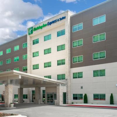 Holiday Inn Express & Suites Atlanta Airport NE - Hapeville, an IHG Hotel (235 N. Central Ave. 30354 Atlanta)