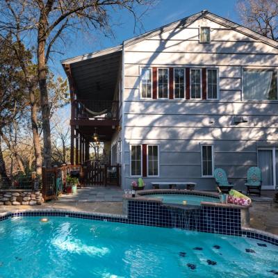 The River Road Retreat at Lake Austin-A Luxury Guesthouse Cabin & Suite (1600 River Hills Rd. TX 78733 Austin)