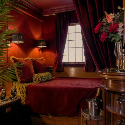 House of Gods Royal Mile (233 Cowgate EH1 1JQ Édimbourg)