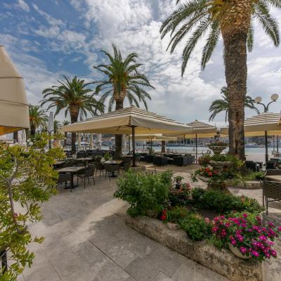 Hotel Concordia (Obala Bana Berislavica 22 21220 Trogir)