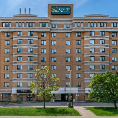 Quality Inn and Suites Montreal East (8100 Avenue Neuville H1J 2T2 Montréal)