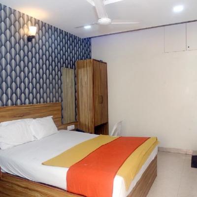 Hotel Radhika Pune (Rasta peth Near Chacha Halwai, 411002 Pune)
