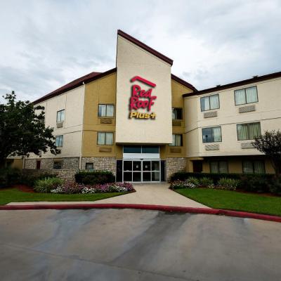 Red Roof Inn PLUS+ Houston - Energy Corridor (15701 Park Ten Place TX 77084 Houston)