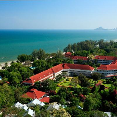 Centara Grand Beach Resort & Villas Hua Hin (1 Damnoenkasem Road 77110 Hua Hin)