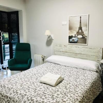 Rooms Suite Planetario (20 Calle del Parroco Eusebio Cuenca 28045 Madrid)