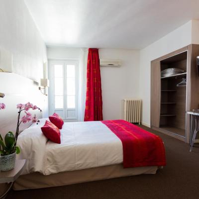 Hôtel de l'Europe Grenoble hyper-centre (22 Place Grenette 38000 Grenoble)