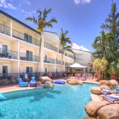 Cairns Queenslander Hotel & Apartments (267 Lake Street 4870 Cairns)