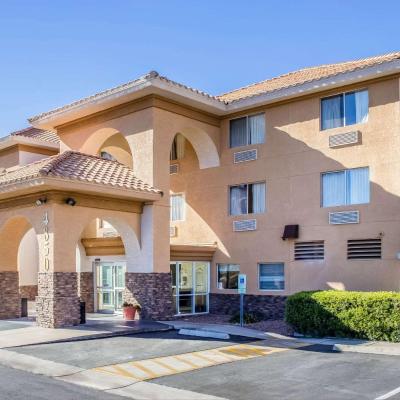Comfort Inn & Suites near Kino Sports Complex (4850 South Hotel Drive AZ 85714 Tucson)