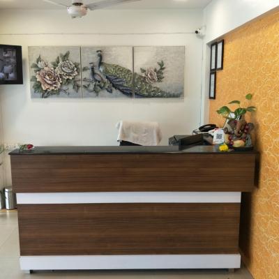 HOTEL RUNWAY INN (A/20 krishna complex,sardarnagar opp,sardarnagar police station ,near SVP International airport 382475 Ahmedabad)