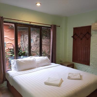 Sea-Sun Bungalow & Resort (9/15 Moo.4 Koh-Chang, Trat, White Sand Beach 23170 Koh Chang)