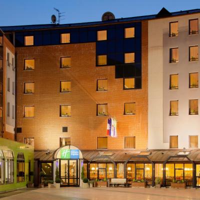 Holiday Inn Express Arras, an IHG Hotel (3, Rue Du Docteur Brassart 62000 Arras)