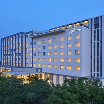 Radisson Hotel Agra (C-1, C-2, Taj Nagari Phase 1,Fatehabad Road 282004 Agra)