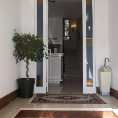 Hotel Amalfi (Via Quarnero 18 20146 Milan)