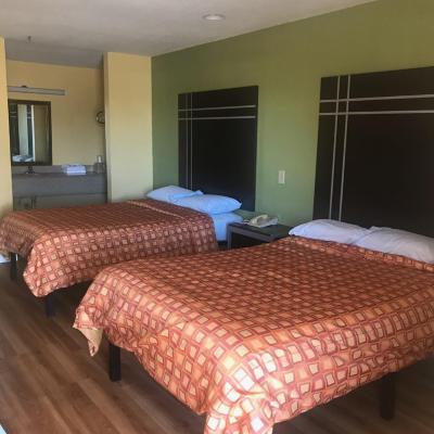 RED CROWN INN (9616 C F Hawn Freeway TX 75217 Dallas)