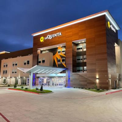 La Quinta Inn & Suites by Wyndham Dallas/Fairpark (8687 E R L Thornton Freeway TX 75228 Dallas)