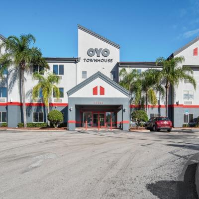 OYO Townhouse Orlando West (11241 W Colonial Dr, Ocoee FL FL 34761 Orlando)