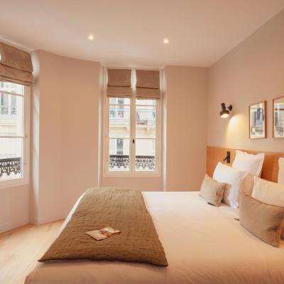 Tinah Paris, Champs Elysées (8 Rue Rabelais 75008 Paris)