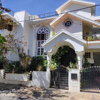 Abode (75, 16th Cross, 14th Main Road 560102 Bangalore)