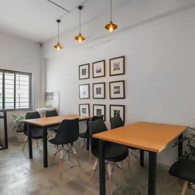 ELITE ROOMS (8-3-833/101,KAMLAPURI COLONY Sagar Society, Sri Nagar Colony, Aurora Colony, Banjara Hills, LANDMARK :TANVIR HOSPITAL B BLOCK 500073 Hyderabad)