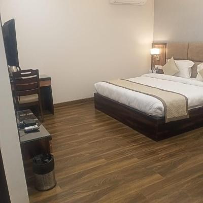 DD Suites Hotel (N.H.2KAMALA NAGAR -AGRA-282005 282005 Agra)