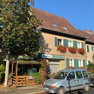 Landhotel Waldschänke (100 Fichtenweg 13587 Berlin)