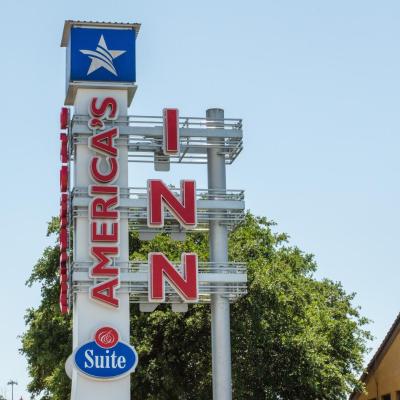 America's Inn Houston/Stafford /Sugarland (10552 Southwest Freeway TX 77074 Houston)