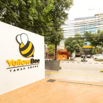 Yellow Bee Tanah Abang (Kampung Bali, Tanah Abang, Central Jakarta Jl. K.H. Wahid Hasyim No. 204 - 206, 10250 Jakarta)