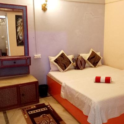 Good Vibes Hotel (taj nagari phase 1 near hotel pankaj 282001 Agra)