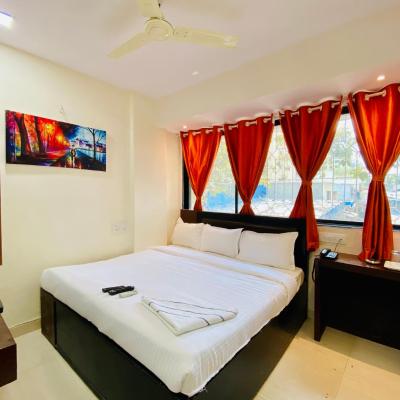 Photo Deluxe Inn - Stay Near Kokilaben Dhirubhai Ambani Hospital
