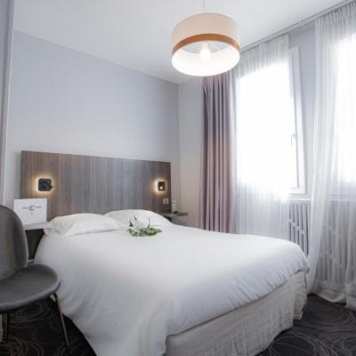 Hôtel Central (35, place du Maréchal Leclerc 86000 Poitiers)