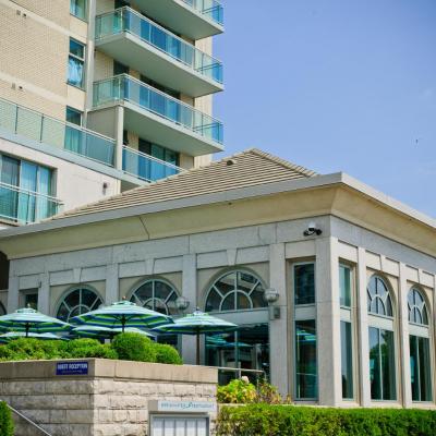 The Waterside Inn (15 Stavebank Road South L5G 2T2 Mississauga)