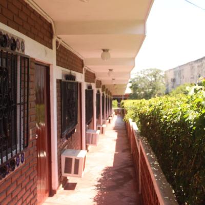 Hotel California (2006 Avenida Ejército Mexicano Colonia Insurgentes 82018 Mazatlán)