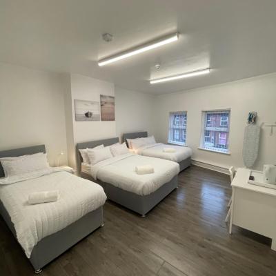 County serviced accommodation (69-71 County Road L4 3QD Liverpool)