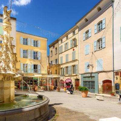 Provence Au Coeur Appart Hotels (1 Rue Grande 04300 Forcalquier)