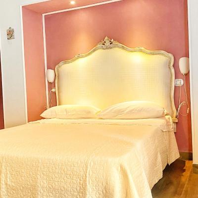 B&B Central Station Suite (19 Via Milano 80142 Naples)