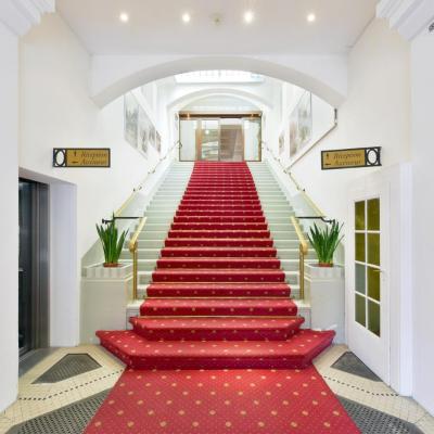 J5 Hotels Helvetie & La Brasserie (Avenue du casino 32 1820 Montreux)
