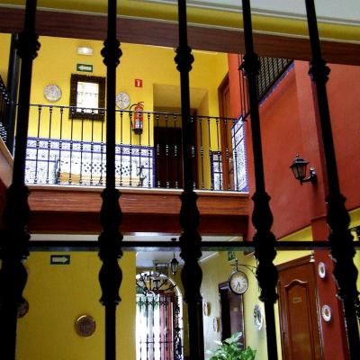 Pensión Macarena (San Luis, 91 41003 Séville)