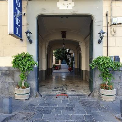 Hotel Fiorentina (Corso Secondigliano 551 (Loc. Secondigliano) 80144 Naples)