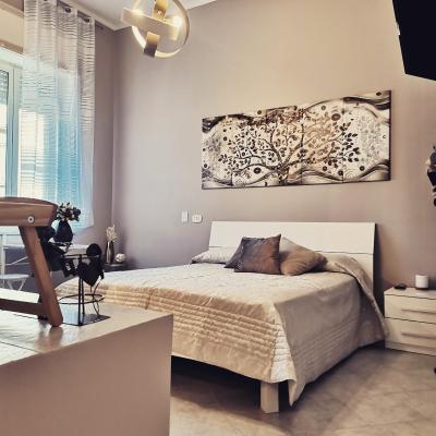 Dale Rooms (77 Via Ventaglieri 80135 Naples)