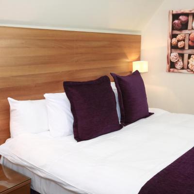 The Chocolate Box Hotel (2 Westcliff Road BH2 5EY Bournemouth)