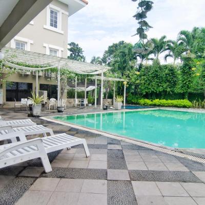 Country Heritage Hotel (7 Jalan Nginden Intan Utara Jl. Nginden Intan Utara No.7, Ngenden Jangkungan, Kec. Sukolilo, Kota SBY, Jawa Timur 60118 60118 Surabaya)