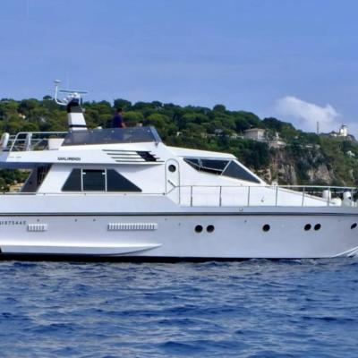 Yacht Priape Saint Tropez au mouillage / at anchor (Mle Jean Rveille 83990 Saint-Tropez)