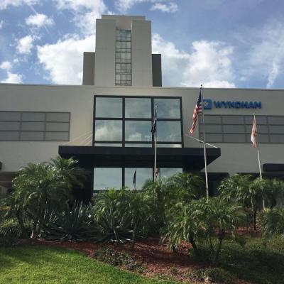 Wyndham Lake Buena Vista Resort Disney Springs® Resort Area (1850 Hotel Plaza Boulevard FL 32830 Orlando)