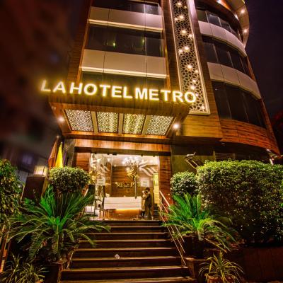 La Hotel Metro near BKC (Opp Kurla Lion Garden, LBS Marg, Near BKC 400070 Mumbai)