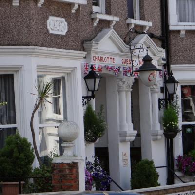 Charlotte Guest House (195-197 Sumatra Road NW6 1PF Londres)