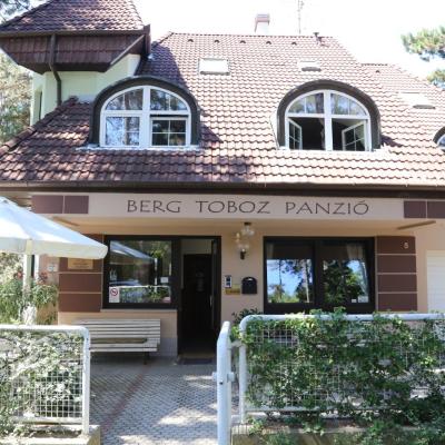 Berg Toboz Panzió (Fenyves sor 5. 7635 Pécs)